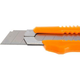 Нож с выдвижным лезвием 18мм пластик. корпус металлическая направляющая Вихрь 73/10/10/2