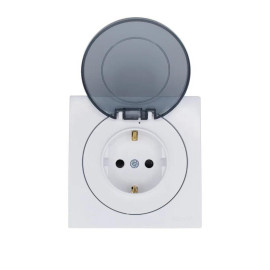 Розетка 1-м СП OSEN с заземл. с крышкой ПБТ бел. LEZARD 743-0288-123B