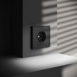 Розетка 1-м СП S70 16А с заземл. механизм черн. матов. Voltum VLS040108