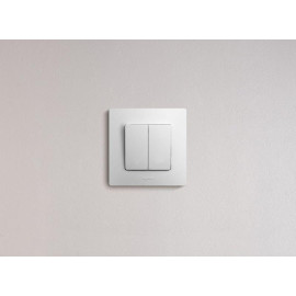 Выключатель 2-кл. СП Etika 10А IP20 250В 10AX безвинтов. зажимы механизм бел. IEK 672202