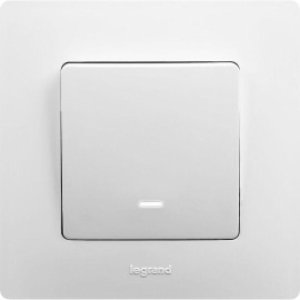 Выключатель 1-кл. СП Etika 10А IP20 250В 10AX с подсветкой/индикацией безвинтов. зажимы механизм бел. IEK 672203