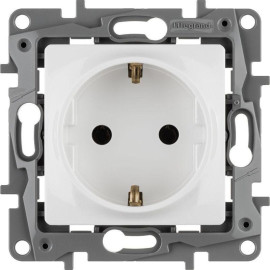 Розетка 1-м СП Etika 16А IP20 250В 2P+E с заземл. немецк. стандарт винтов. клеммы механизм бел. IEK 672221