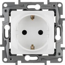 Розетка 1-м СП Etika 16А IP31 250В 2P+E с заземл. защ. шторки немецк. стандарт винтов. клеммы механизм бел. IEK 672222