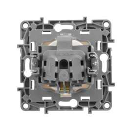 Розетка 1-м СП Etika 16А IP31 250В 2P+E с заземл. защ. шторки немецк. стандарт винтов. клеммы механизм бел. IEK 672222