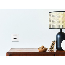 Розетка компьютерная 2-м СП Etika RJ45 кат.5E UTP механизм бел. IEK 672255