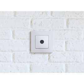 Розетка телевизионная проходная TV СП Etika 14дБ 5-862МГц механизм бел. IEK 672263