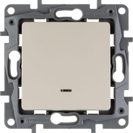 Выключатель 1-кл. СП Etika 10А IP20 250В 10AX с подсветкой/индикацией безвинтов. зажимы механизм сл. кость IEK 672303