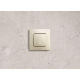 Выключатель 1-кл. СП Etika 10А IP20 250В 10AX с подсветкой/индикацией безвинтов. зажимы механизм сл. кость IEK 672303