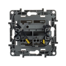 Выключатель 2-кл. СП Etika 10А IP20 250В 10AX с подсветкой/индикацией безвинтов. зажимы механизм сл. кость IEK 672304