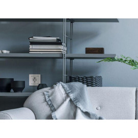 Розетка 1-м СП Valena 16А IP21 с заземл. на винтах механизм бел. IEK 774420