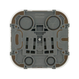 Розетка 1-м ОП Quteo 16А IP20 250В 2P+E с заземл. защ. шторки бел. IEK 782220