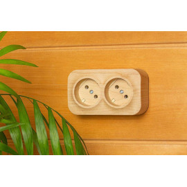 Розетка 2-м ОП Quteo 16А IP20 250В 2х2P без заземл. без защ. шторок дерево IEK 782281