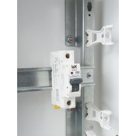Выключатель автоматический модульный 1п C 32А M06N ARMAT IEK AR-M06N-1-C032