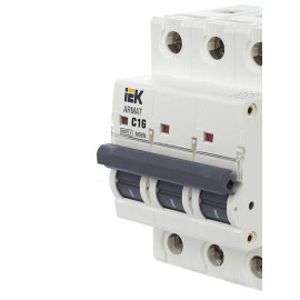 Выключатель автоматический модульный 3п C 16А M06N ARMAT IEK AR-M06N-3-C016
