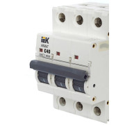 Выключатель автоматический модульный 3п C 40А M06N ARMAT IEK AR-M06N-3-C040