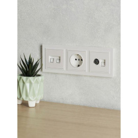 Рамка 3-м BRITE РУ-3-БрЖ жемчуж. IEK BR-M32-K36