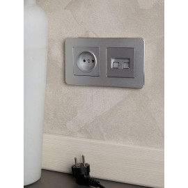 Розетка BRITE РС10-1-0-БрА 10А без заземл. без защ. шторок механизм алюм. IEK BR-R10-10-K47