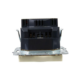 Розетка BRITE РЮш10-2-БрКр 16А с USB A+A 3.1А с заземл. защ. шторки механизм беж. IEK BR-R14-16-U21-D31-K10