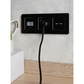 Розетка BRITE РЮш11-1-БрЧ 16А с USB A+C 18Вт с заземл. защ. шторки механизм черн. IEK BR-R14-16-U22-018-K02