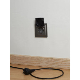 Розетка BRITE РСбш10-3-44-БрС 16А IP44 с заземл. защ. шторки с крышкой механизм сталь IEK BR-R16-16-44-K46