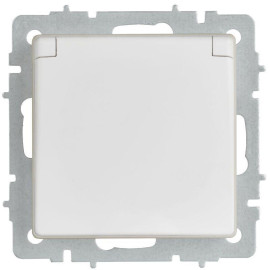 Розетка BRITE РСбш10-3-44-БрАБ 16А IP44 с заземл. защ. шторки с крышкой механизм арктич. бел. IEK BR-R16-16-44-K91
