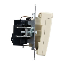 Розетка BRITE РСбш10-3-БрКр 16А IP20 с заземл. защ. шторки с крышкой механизм беж. IEK BR-R16-16-K10