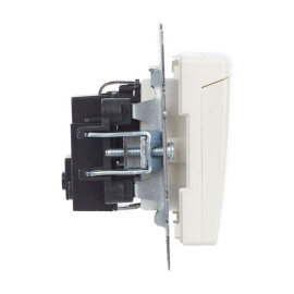 Розетка BRITE РСбш10-3-БрЖ 16А IP20 с заземл. защ. шторки с крышкой механизм жемчуж. IEK BR-R16-16-K36