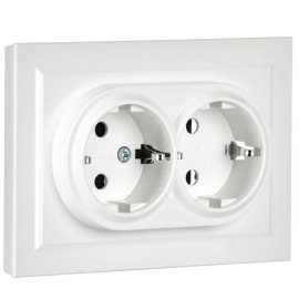 Розетка 2-м СП BRITE РС12-3-БрБ 16А в сборе с заземл. без защ. шторок бел. IEK BR-R21-16-K01-F