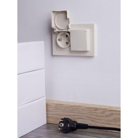 Розетка 2-м СП BRITE РСбш12-3-44-БрКр 16А в сборе IP44 с крышкой беж. IEK BR-R26-16-44-K10-F