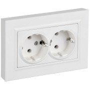 Розетка 2-м СП BRITE РСПл12-3-БрАБ 16А в сборе с заземл. без защ. шторок плоская арктич. бел. IEK BR-R27-16-K91-F