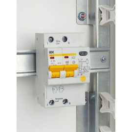 Выключатель автоматический дифференциального тока 2п C 25А 30мА тип AC 4.5кА АД-12 KARAT IEK MAD10-2-025-C-030