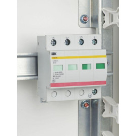 Ограничитель перенапряжения ОПС1-B 4P KARAT IEK MOP20-4-B