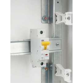 Выключатель автоматический модульный 1п C 25А 6кА ВА47-60M KARAT IEK MVA31-1-025-C