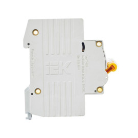 Выключатель автоматический модульный 3п C 32А 10кА ВА47-100 KARAT IEK MVA40-3-032-C