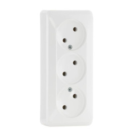 Розетка 3-м ОП Этюд 16А IP20 250В без заземл. без защ. шторок бел. SE PA16-009B