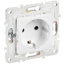 Розетка SKANDY 16А с заземл. защ. шторки SK-R04W арктич. бел. IEK SK-R14-16-K01