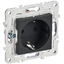 Розетка SKANDY 16А с заземл. защ. шторки SK-R04G графит IEK SK-R14-16-K53