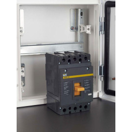 Выключатель автоматический 3п 160А 35кА ВА 88-35 KARAT IEK SVA30-3-0160