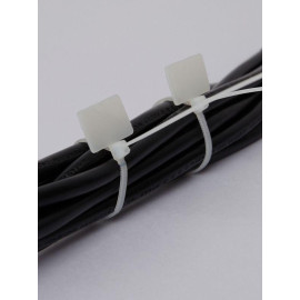 Хомут кабельный ХП1 3х200 бел. с таб. 25х15 (уп.100шт) IEK UHH61-3-200-100