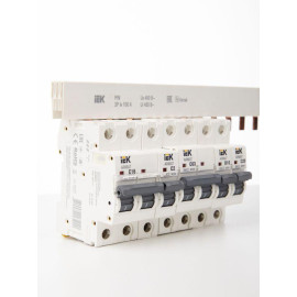 Шина соединительная PIN 1п 63А (дл.1м) IEK YNS21-1-063